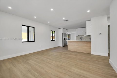 Купить виллу или дом в Майами, Флорида 5 спален, 154.78м2, № 2067563 - фото 4