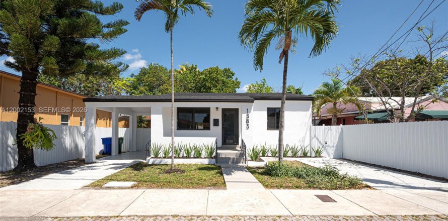 Дом в Майами, Флорида 5 спален, 154.78м2 № 2067563