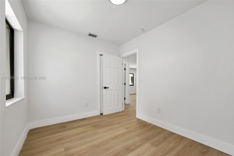 Купить виллу или дом в Майами, Флорида 5 спален, 154.78м2, № 2067563 - фото 16