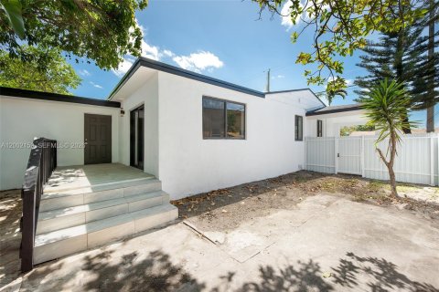 Купить виллу или дом в Майами, Флорида 5 спален, 154.78м2, № 2067563 - фото 24