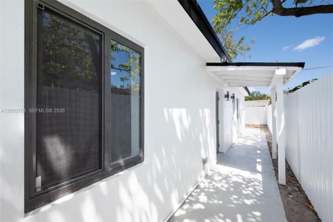 Купить виллу или дом в Майами, Флорида 5 спален, 154.78м2, № 2067563 - фото 26