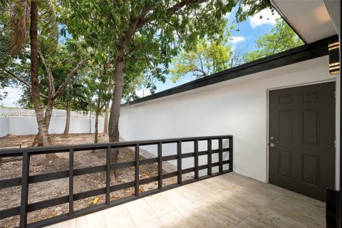 Купить виллу или дом в Майами, Флорида 5 спален, 154.78м2, № 2067563 - фото 22