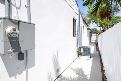 Купить виллу или дом в Майами, Флорида 5 спален, 154.78м2, № 2067563 - фото 25