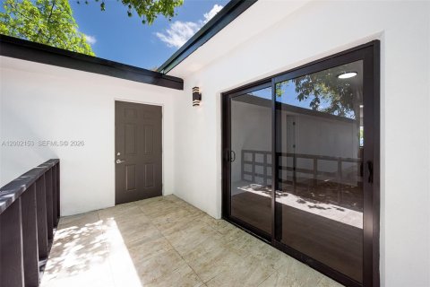 Купить виллу или дом в Майами, Флорида 5 спален, 154.78м2, № 2067563 - фото 21