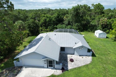 Casa en venta en Port Charlotte, Florida, 2 dormitorios, 142.79 m2 № 1870498 - foto 1