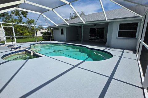 Casa en venta en Port Charlotte, Florida, 2 dormitorios, 142.79 m2 № 1870498 - foto 15