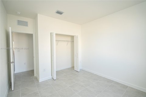 House in Homestead, Florida 5 bedrooms, 247.58 sq.m. № 2079182 - photo 23