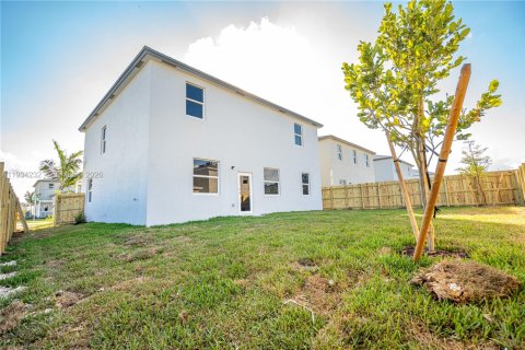 House in Homestead, Florida 5 bedrooms, 247.58 sq.m. № 2079182 - photo 4