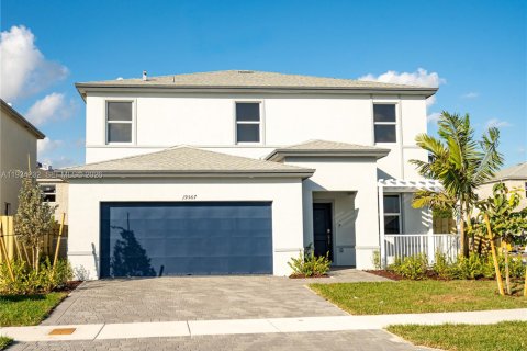 House in Homestead, Florida 5 bedrooms, 247.58 sq.m. № 2079182 - photo 3
