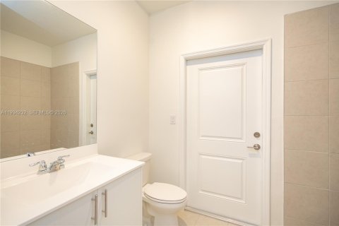 House in Homestead, Florida 5 bedrooms, 247.58 sq.m. № 2079182 - photo 25