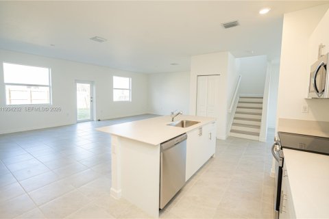 House in Homestead, Florida 5 bedrooms, 247.58 sq.m. № 2079182 - photo 30
