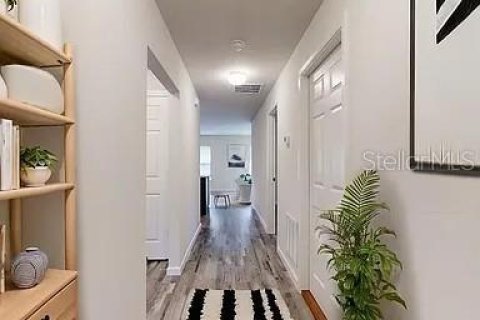 Immobilier commercial à vendre à Palm Coast, Floride: 4 chambres, 181.53 m2 № 2375743 - photo 2