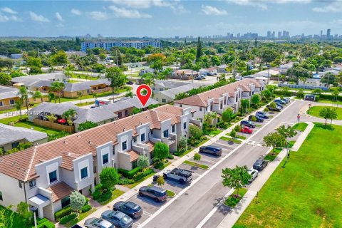 Touwnhouse à Miami, Floride 3 chambres, 122.63 m2 № 2169067