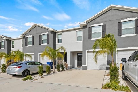 Townhouse in Wesley Chapel, Florida 3 bedrooms, 155.43 sq.m. № 1536363 - photo 8