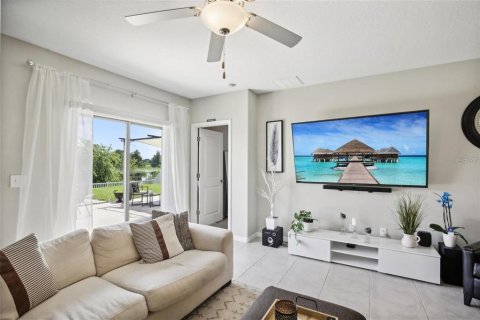 House in Hudson, Florida 5 bedrooms, 221.94 sq.m. № 2427450 - photo 19