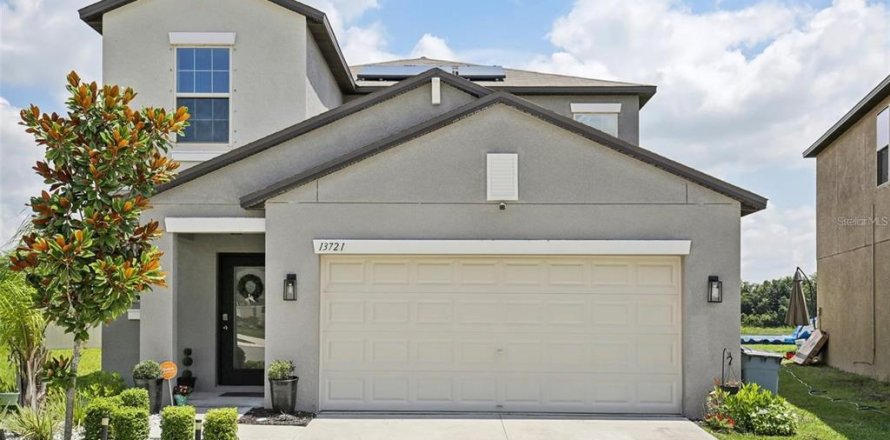 House in Hudson, Florida 5 bedrooms, 221.94 sq.m. № 2427450