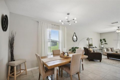 House in Hudson, Florida 5 bedrooms, 221.94 sq.m. № 2427450 - photo 16
