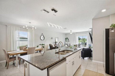 House in Hudson, Florida 5 bedrooms, 221.94 sq.m. № 2427450 - photo 14