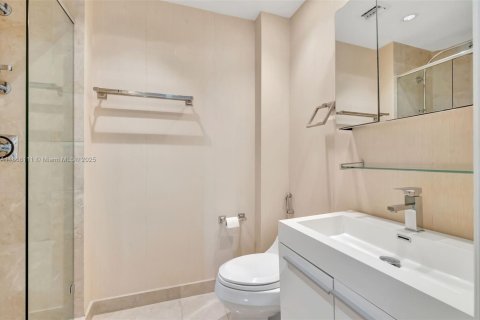 Купить кондоминиум в Майами, Флорида 2 спальни, 157.38м2, № 2089112 - фото 23