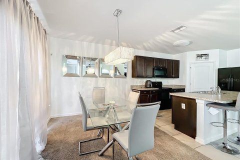 House in Winter Haven, Florida 6 bedrooms, 250.46 sq.m. № 1537606 - photo 13