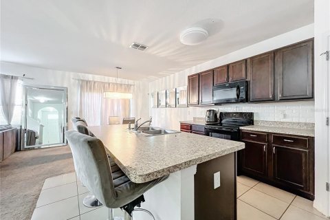 House in Winter Haven, Florida 6 bedrooms, 250.46 sq.m. № 1537606 - photo 10