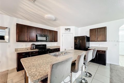 House in Winter Haven, Florida 6 bedrooms, 250.46 sq.m. № 1537606 - photo 11