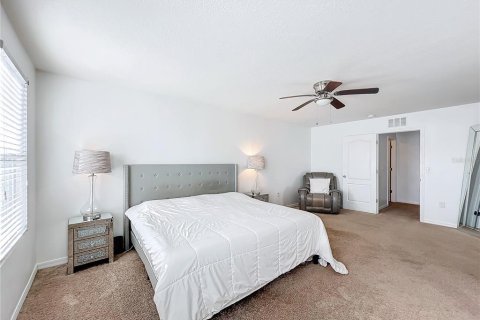 House in Winter Haven, Florida 6 bedrooms, 250.46 sq.m. № 1537606 - photo 20