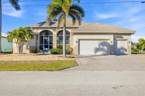 Villa ou maison à Port Charlotte, Floride 3 chambres, 261.61 m2 № 2099277