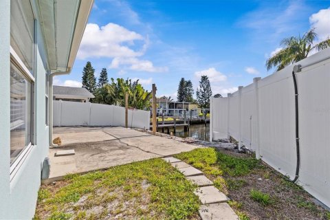 Villa ou maison à louer à Palm Harbor, Floride: 2 chambres, 111.11 m2 № 2102938 - photo 30