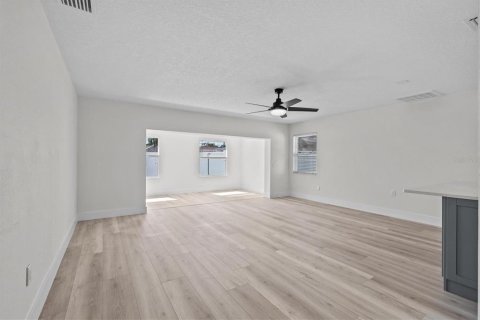 Villa ou maison à louer à Palm Harbor, Floride: 2 chambres, 111.11 m2 № 2102938 - photo 19