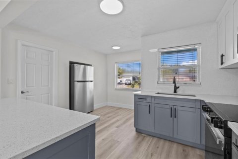 Villa ou maison à louer à Palm Harbor, Floride: 2 chambres, 111.11 m2 № 2102938 - photo 14