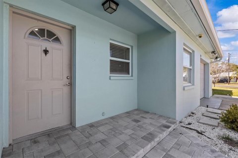 Villa ou maison à louer à Palm Harbor, Floride: 2 chambres, 111.11 m2 № 2102938 - photo 7