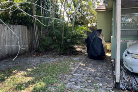 House in Miramar, Florida 3 bedrooms, 120.03 sq.m. № 1790143 - photo 9
