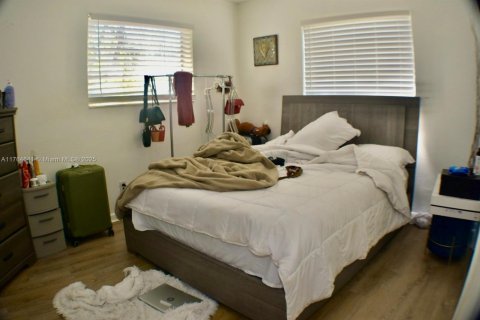 House in Miramar, Florida 3 bedrooms, 120.03 sq.m. № 1790143 - photo 6