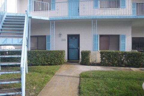 Condominio en Weeki Wachee, Florida, 2 dormitorios № 2148219