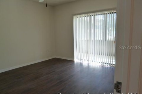Condominio en alquiler en Weeki Wachee, Florida, 2 dormitorios, 126.63 m2 № 2148219 - foto 7