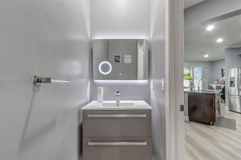 Casa en venta en Lake Worth, Florida, 4 dormitorios, 190.45 m2 № 2006396 - foto 29