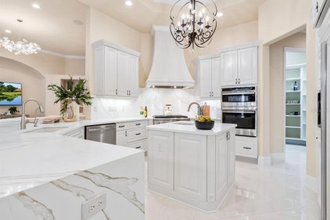 House in Bradenton, Florida 4 bedrooms, 504.55 sq.m. № 2232481 - photo 23