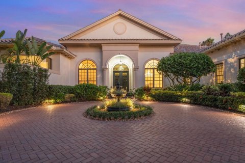 House in Bradenton, Florida 4 bedrooms, 504.55 sq.m. № 2232481