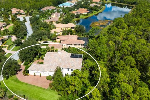 House in Bradenton, Florida 4 bedrooms, 504.55 sq.m. № 2232481 - photo 5