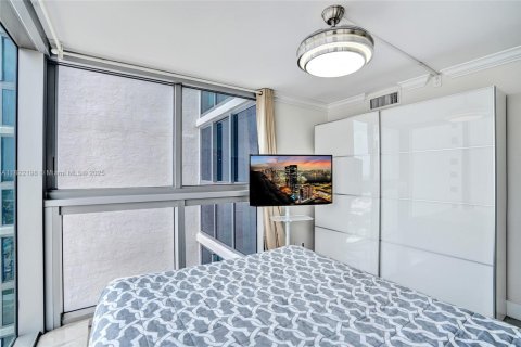 Condo in Miami Beach, Florida, 2 bedrooms  № 1783568 - photo 26