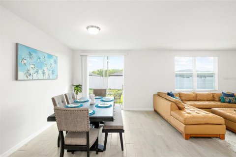Villa ou maison à vendre à Zephyrhills, Floride: 4 chambres, 171.78 m2 № 2304725 - photo 5