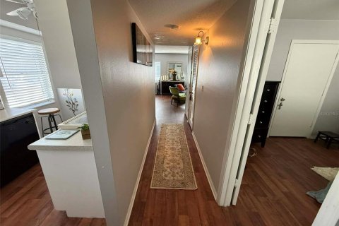 Condo in South Pasadena, Florida, 1 bedroom  № 2214518 - photo 20