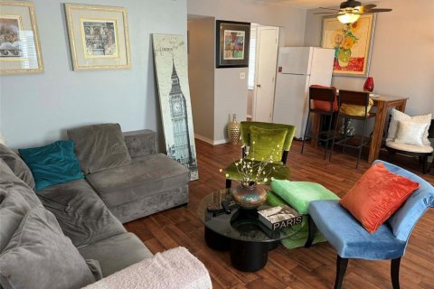 Condo in South Pasadena, Florida, 1 bedroom  № 2214518 - photo 4