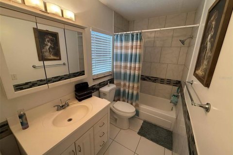 Condo in South Pasadena, Florida, 1 bedroom  № 2214518 - photo 17