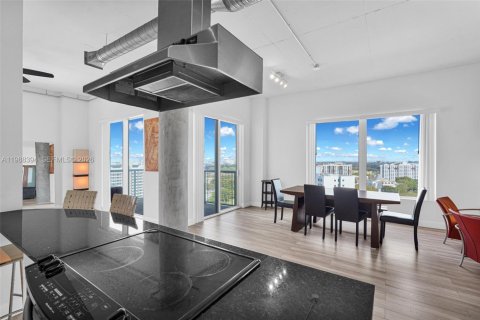 Купить кондоминиум в Майами, Флорида 2 спальни, 85.93м2, № 2050452 - фото 2