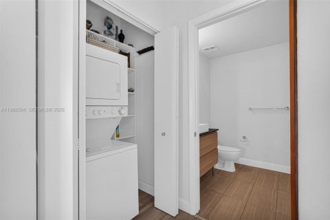 Купить кондоминиум в Майами, Флорида 2 спальни, 85.93м2, № 2050452 - фото 13