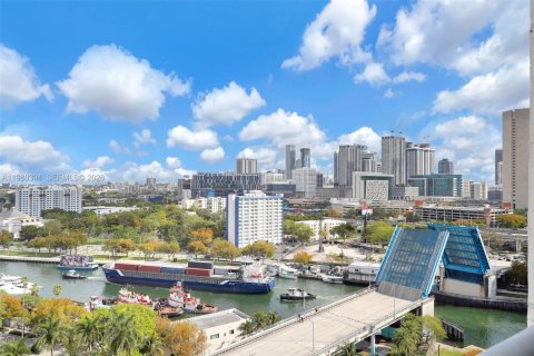 Купить кондоминиум в Майами, Флорида 2 спальни, 85.93м2, № 2050452 - фото 22