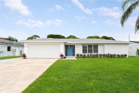 House in Jupiter, Florida 3 bedrooms, 133.22 sq.m. № 1781861 - photo 1