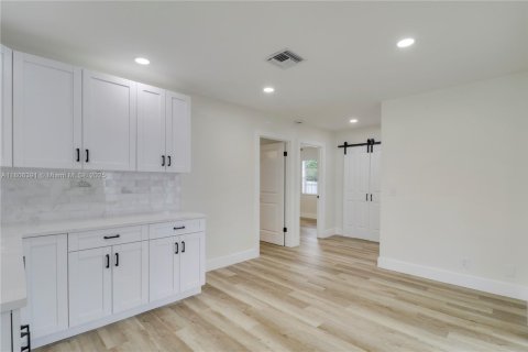 House in Jupiter, Florida 3 bedrooms, 133.22 sq.m. № 1781861 - photo 13
